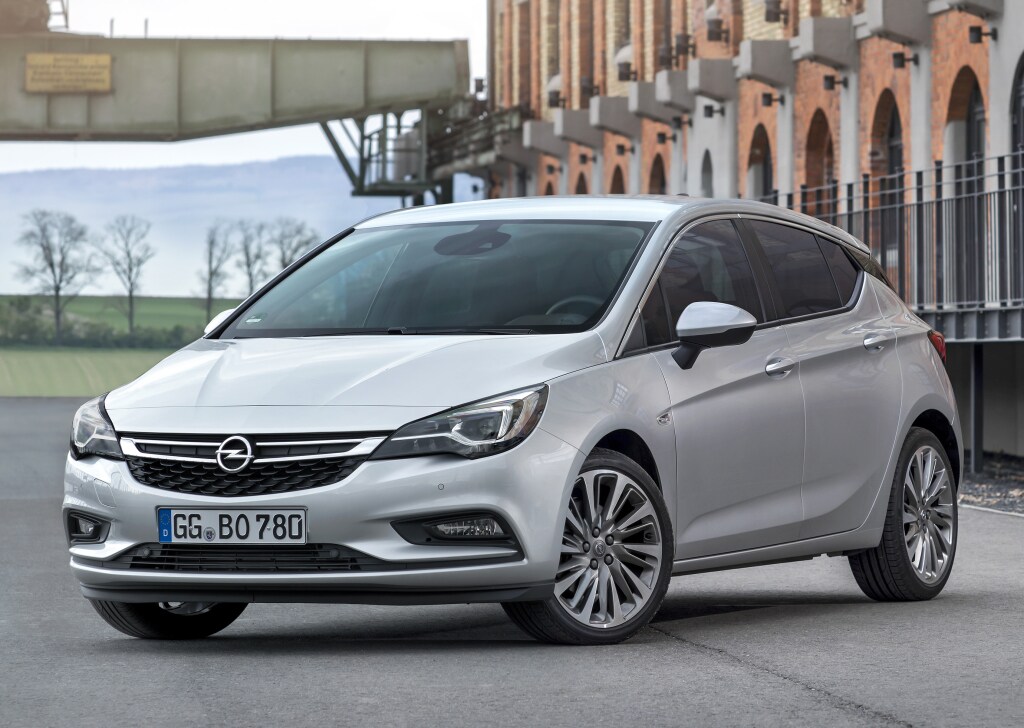Opel Astra, a listino il Bi-Turbo da 160 CV