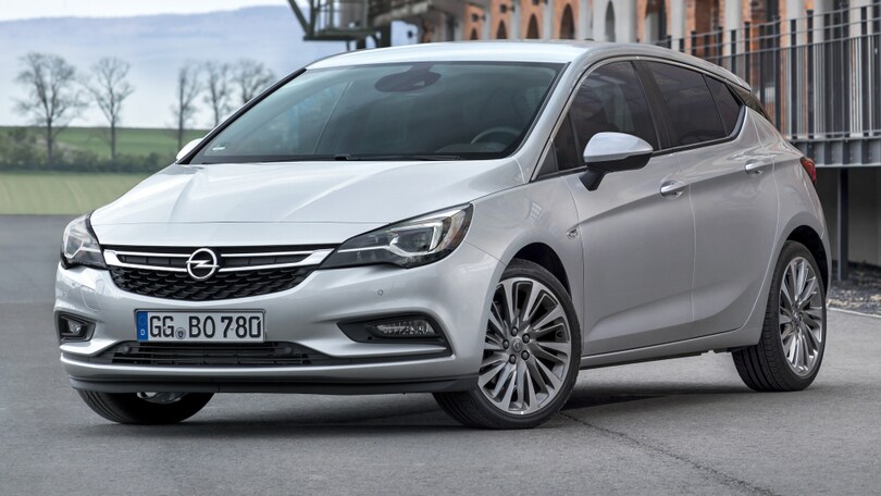 Opel Astra, a listino il Bi-Turbo da 160 CV