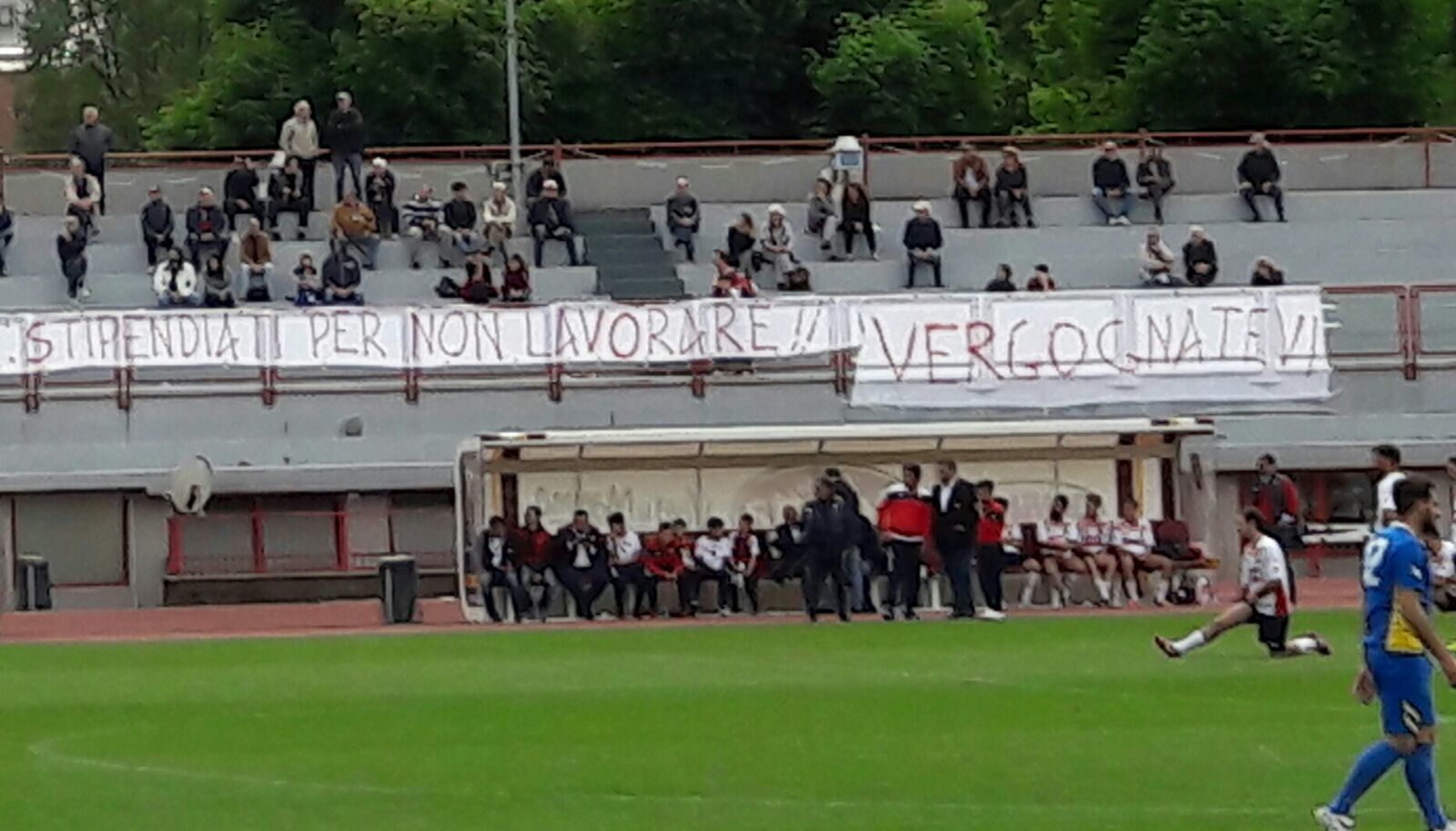 Torino, contestazione con lo striscione: «Vergognatevi». L'amichevole finisce 13-1