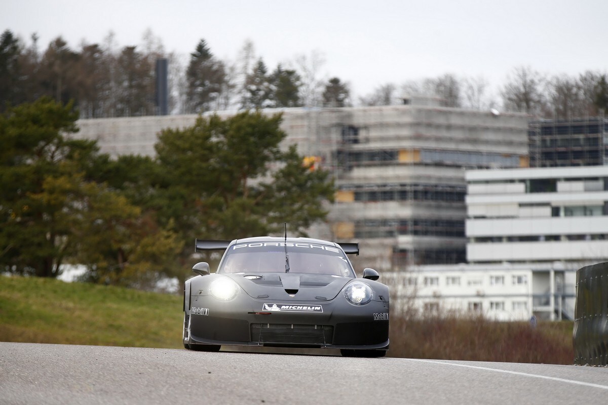 Porsche 911 RSR 2017: foto
