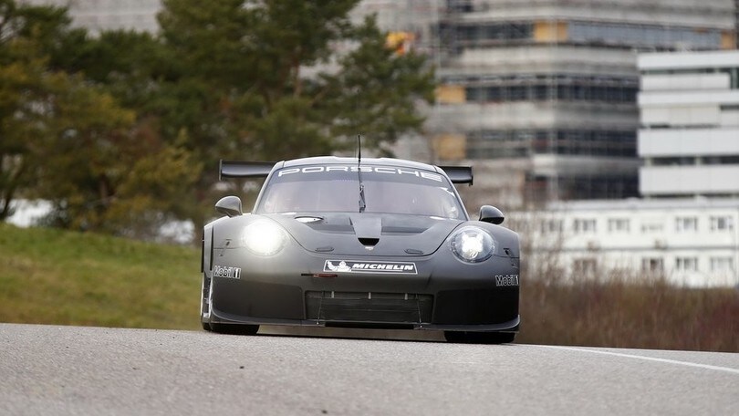 Porsche 911 RSR 2017: foto
