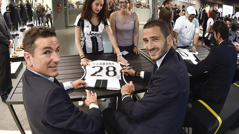 Juventus, niente Italia per Bonucci: allenamento a Vinovo e incontro con i tifosi
