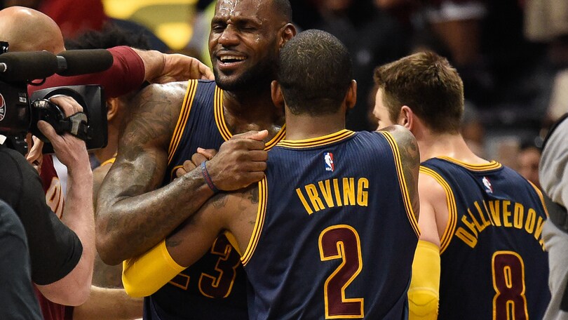 LeBron asfalta i Raptors, Cleveland non perde più