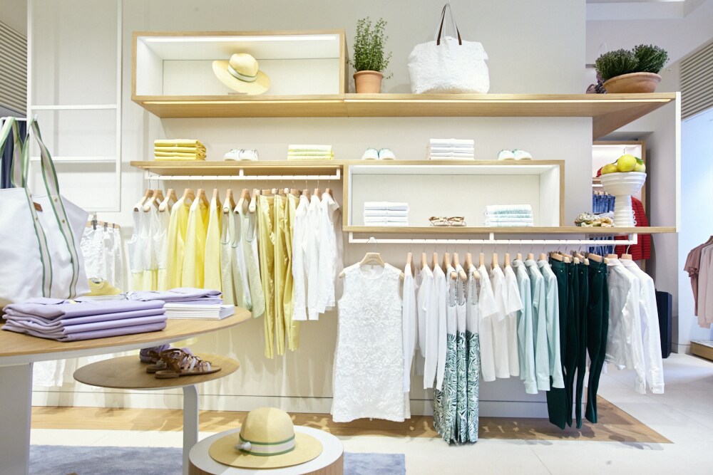 Nuovo restyling per la boutique Harmont & Blaine di Torino