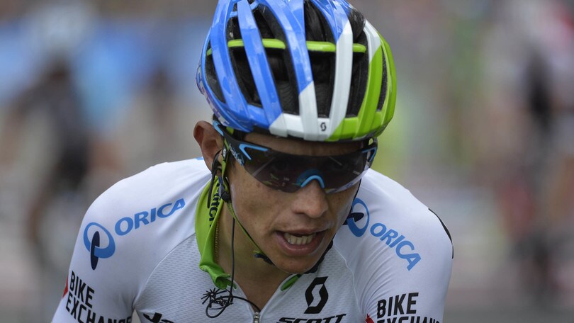 Ciclismo, Giro d'Italia: Chaves trionfa in cima