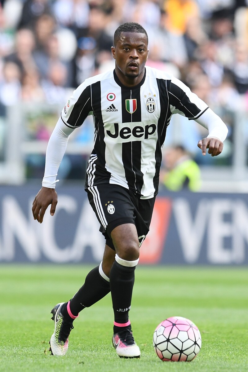Calciomercato Juventus: Patrice Evra rimane un altro anno a Torino