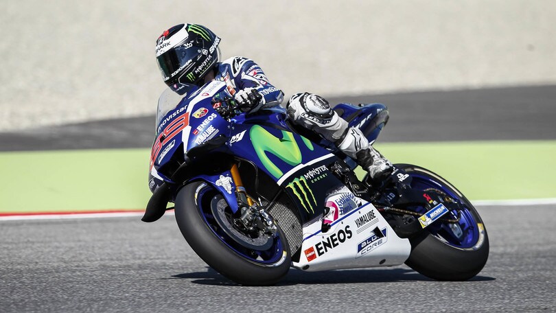 MotoGp Mugello: Lorenzo vince al fotofinish, Rossi out