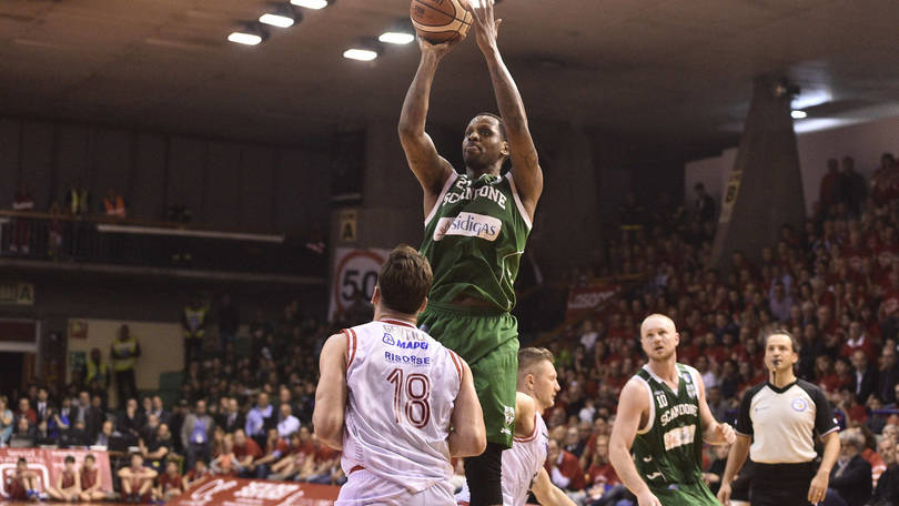 Nunnally piega Reggio Emilia, Avellino resta in corsa
