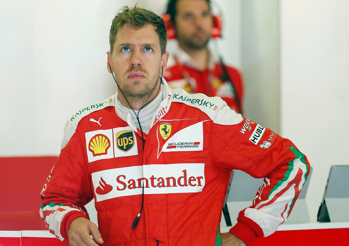 F1, Vettel gioca a calcio per onorare Schumi