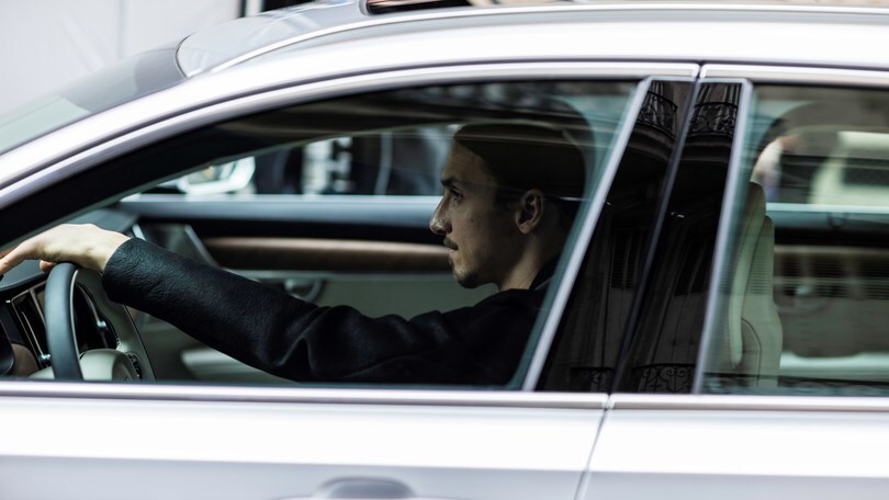 Volvo lancia la V90 con Ibrahimovic