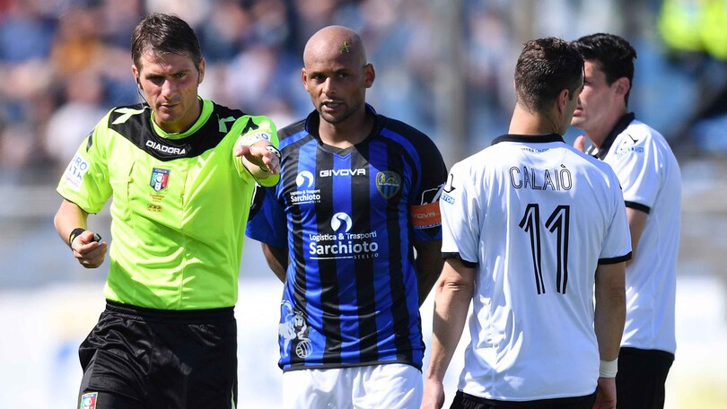 Serie B, Novara-Pescara a Pasqua. La Penna per Spezia-Trapani