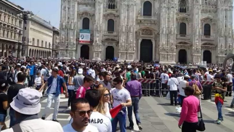 Piazza del Duomo diventa disco-Champions