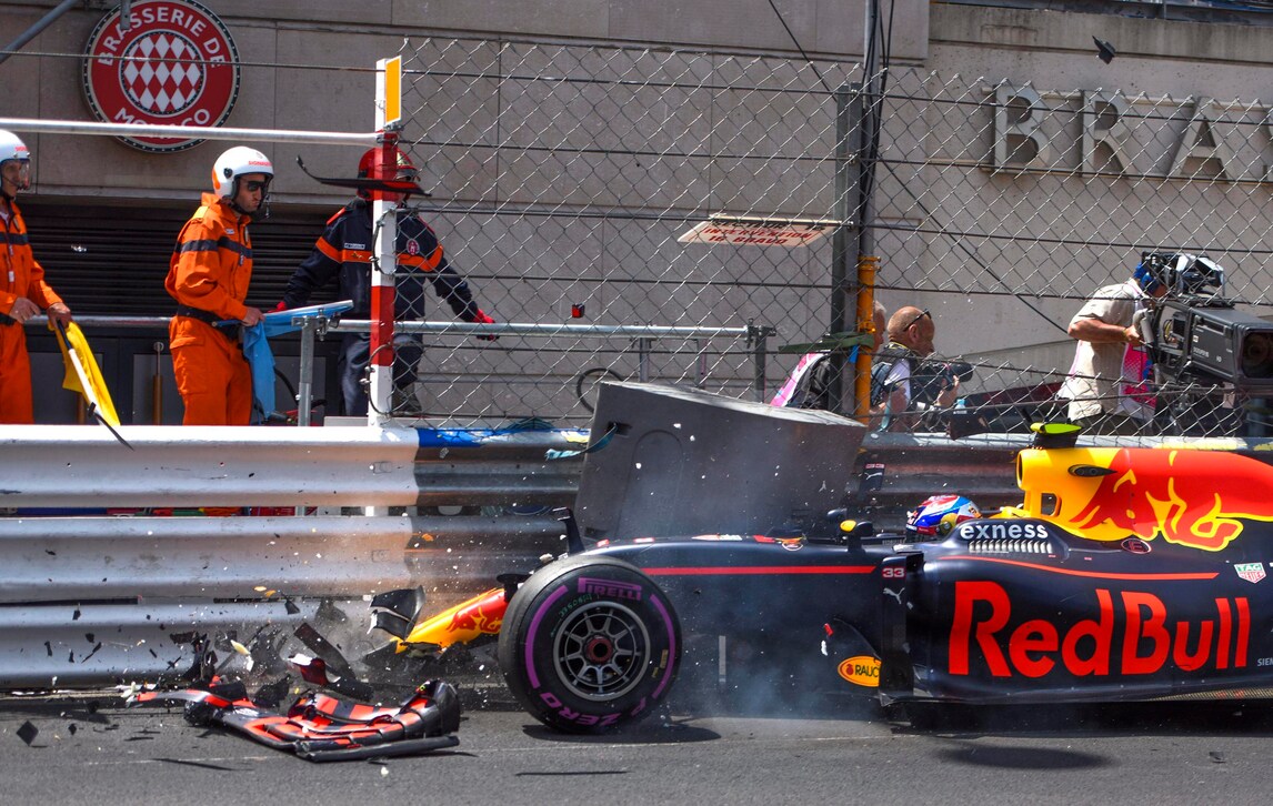 F1 Gp Monaco, Verstappen: «Errore in curva, domani sarà difficile»