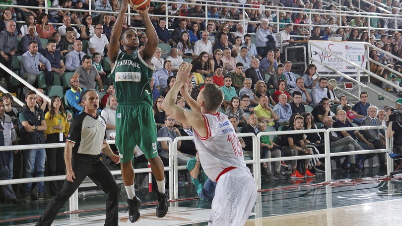 Ciclone Ragland: Avellino a gara7