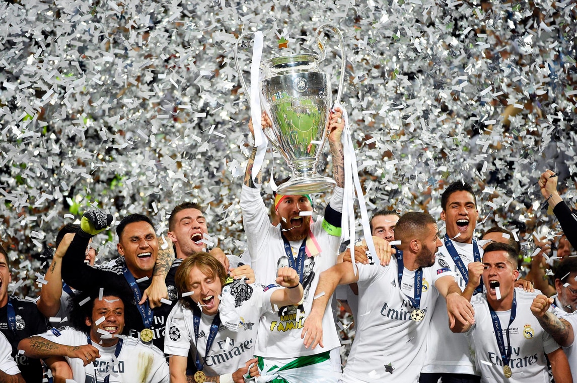Champions League, gioia Real Madrid: alza la Coppa per l'undicesima volta