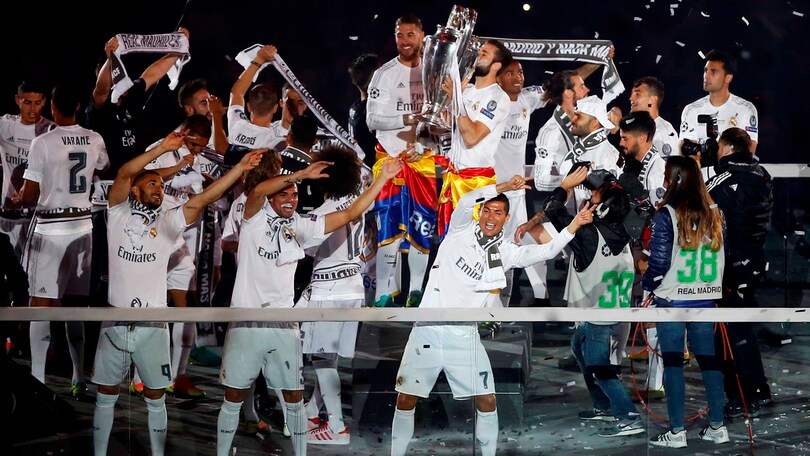 Real Madrid, Bernabeu in delirio per i suoi eroi