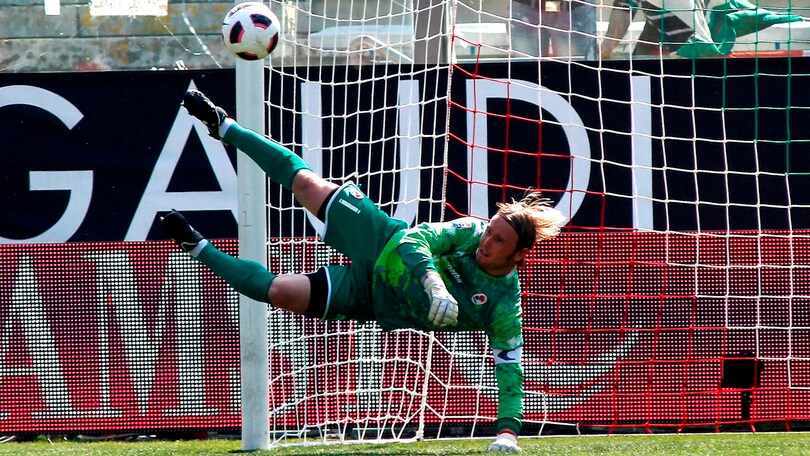 Calcioscommesse, 5 condanne a Bari per combine: assolto Gillet