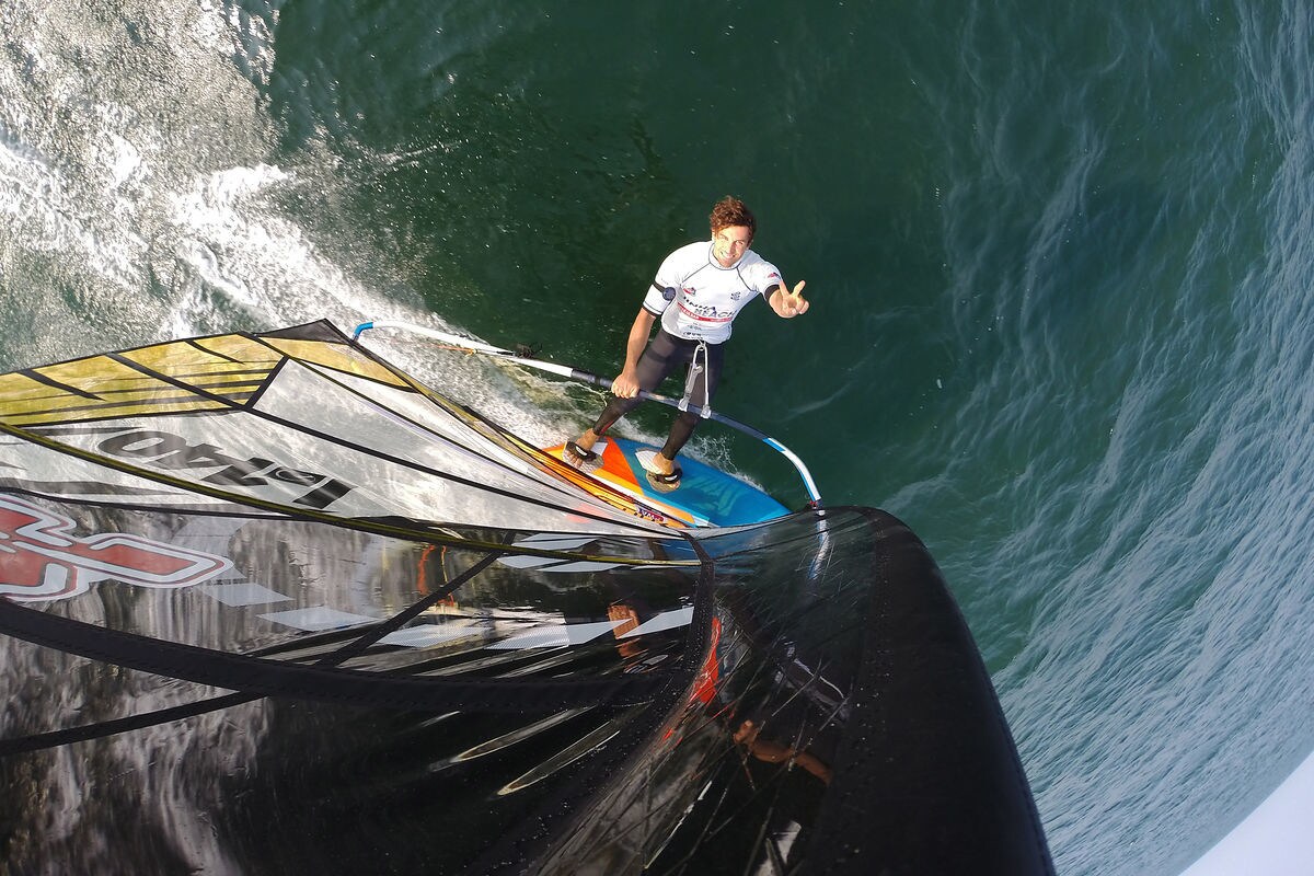 Iachino da re nel windsurf in Corea