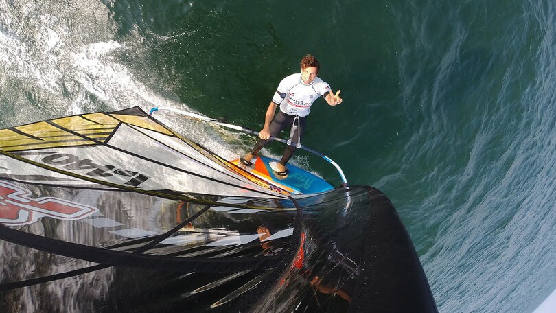 Iachino da re nel windsurf in Corea