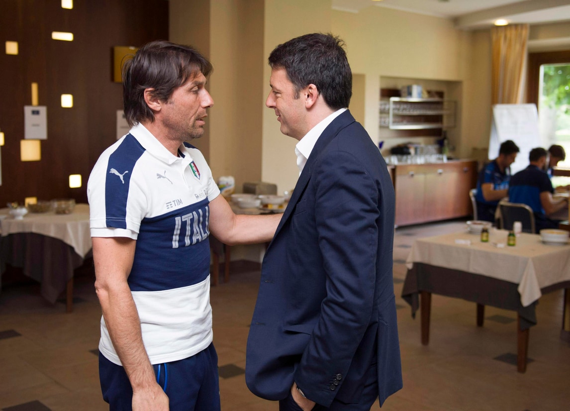 Sorpresa Nazionale. c'è Renzi a Coverciano: «Azzurri, fatevi valere»