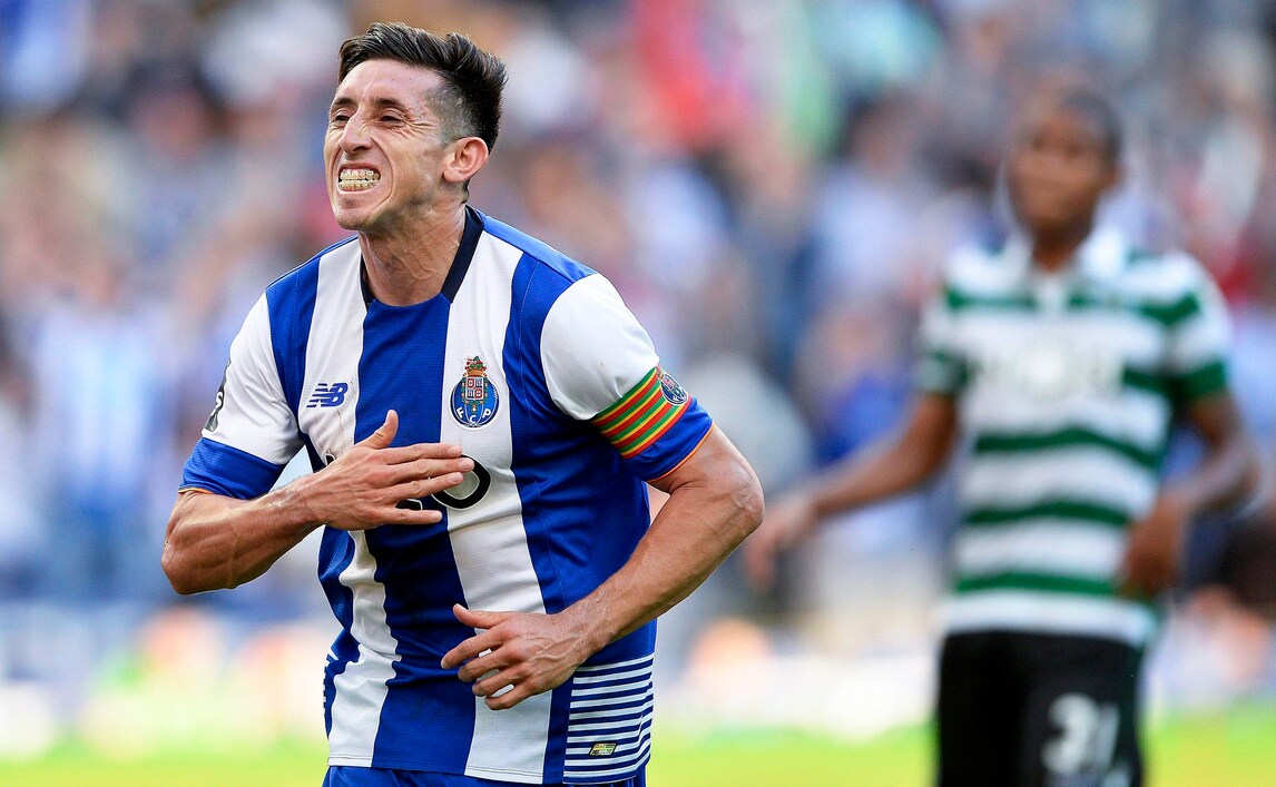 Calciomercato, il Napoli alza l'offerta per Herrera