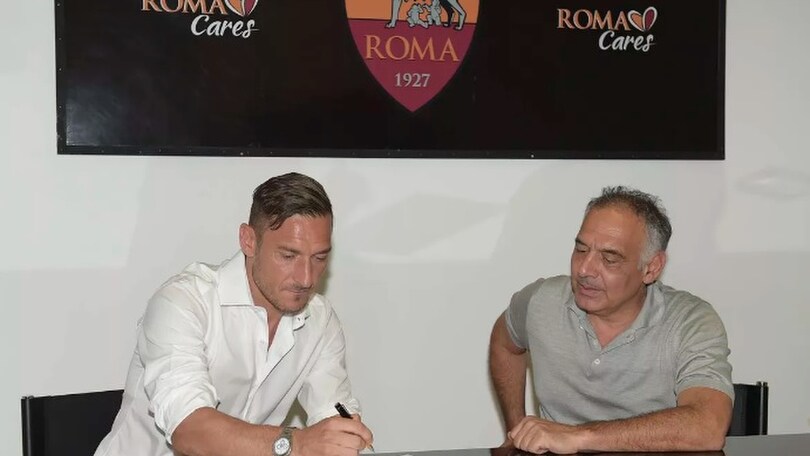 Calciomercato Roma, Totti rinnova fino al 2017: «Era il mio sogno»
