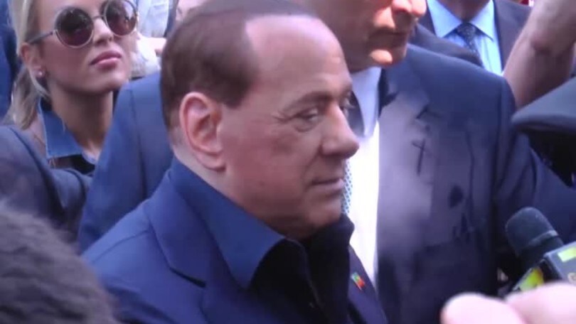 Zangrillo: "Insufficienza aortica". Berlusconi sarà operato