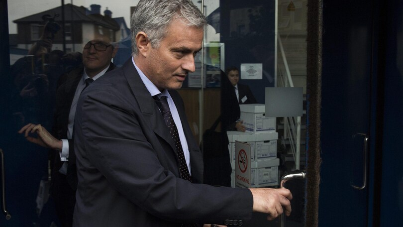 Manchester United: «Mourinho caccia Valdes»