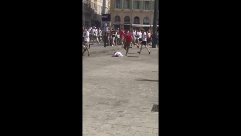 Marsiglia choc, scontri tra tifosi inglesi e russi
