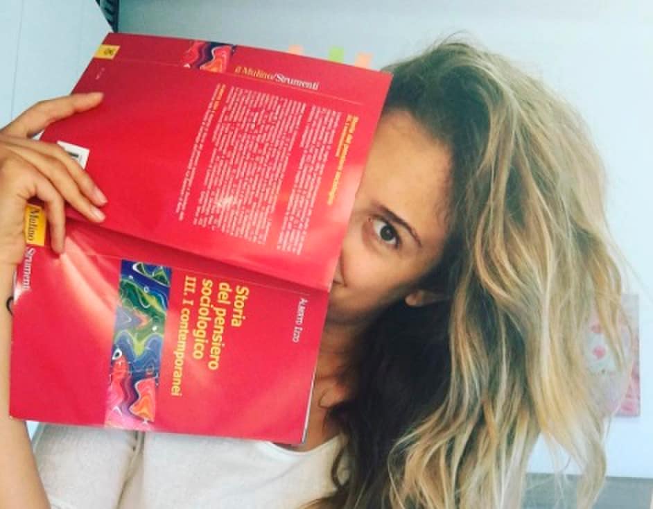 Valentina Allegri fa contento papà Max: esame superato!