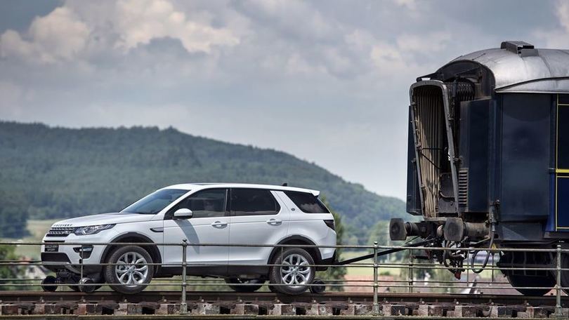 Land Rover Discovery Sport train treno: foto