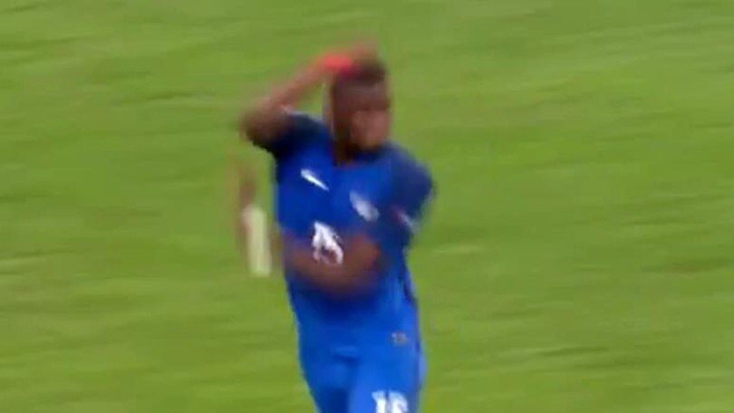 Gesto dell'ombrello o no? Le immagini di Pogba dalla tv belga