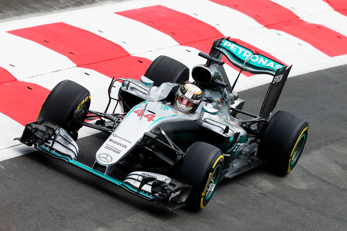 F1 Gp Baku, doppietta Mercedes nelle seconde libere