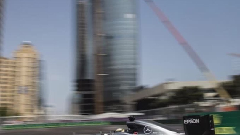 F1: pole position per Nico Rosberg