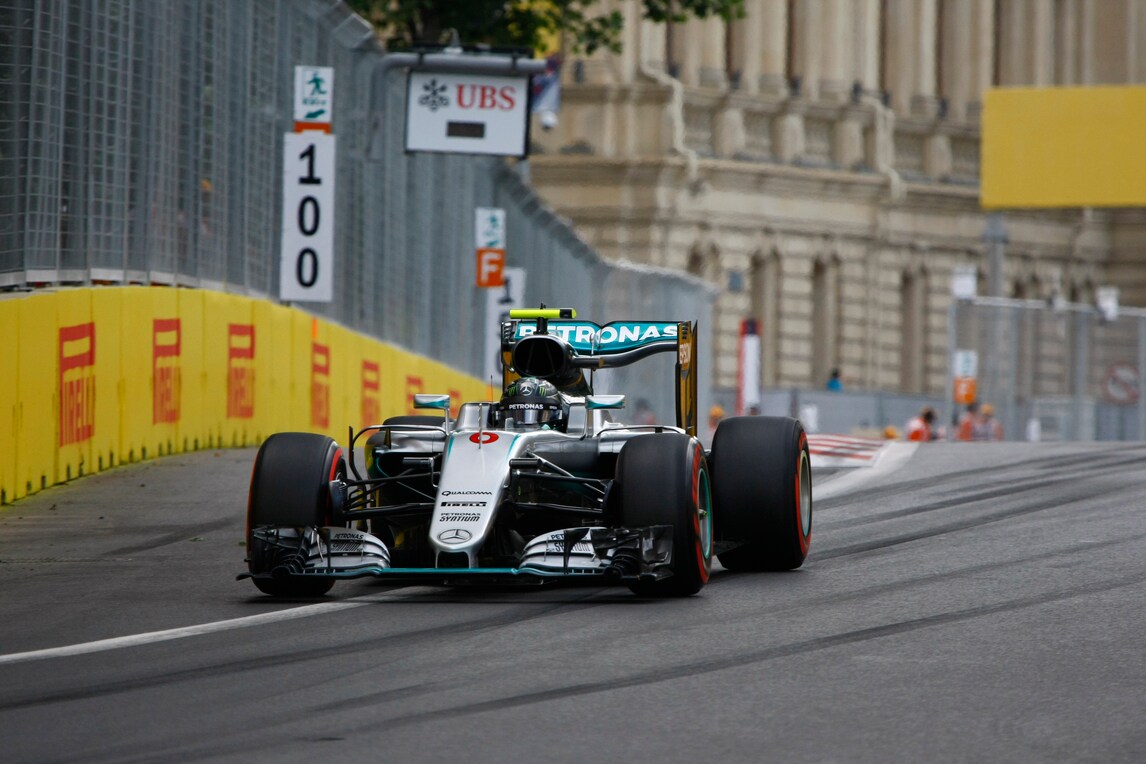 F1 Mercedes, Rosberg: «Gara spettacolare»