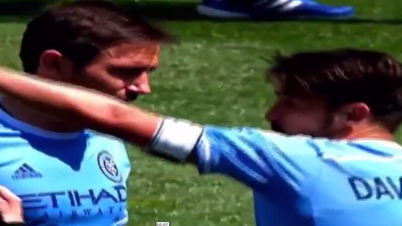 David Villa rimprovera Lampard a fine partita