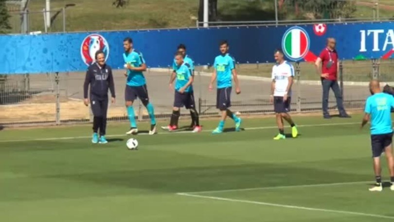 Conte: "Anche contro l'Irlanda per vincere"