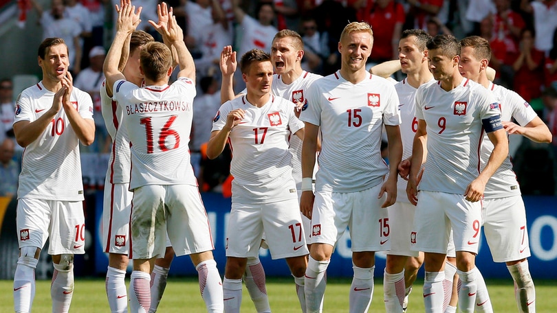 Euro 2016, Svizzera-Polonia 5-6 dcr: meraviglia Shaqiri non basta, Krychowiak regala i quarti