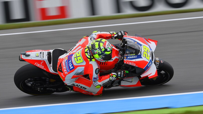 MotoGp Assen: warm up per Iannone, Rossi 4°