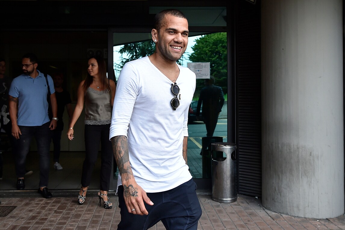 Juventus, guarda Dani Alves: è a Torino!