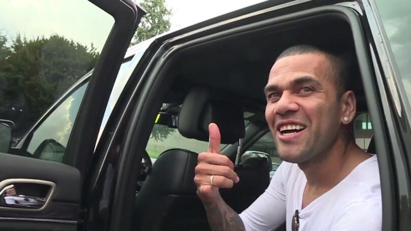 Dani Alves a Torino: «Forza Juve, andiamo!»