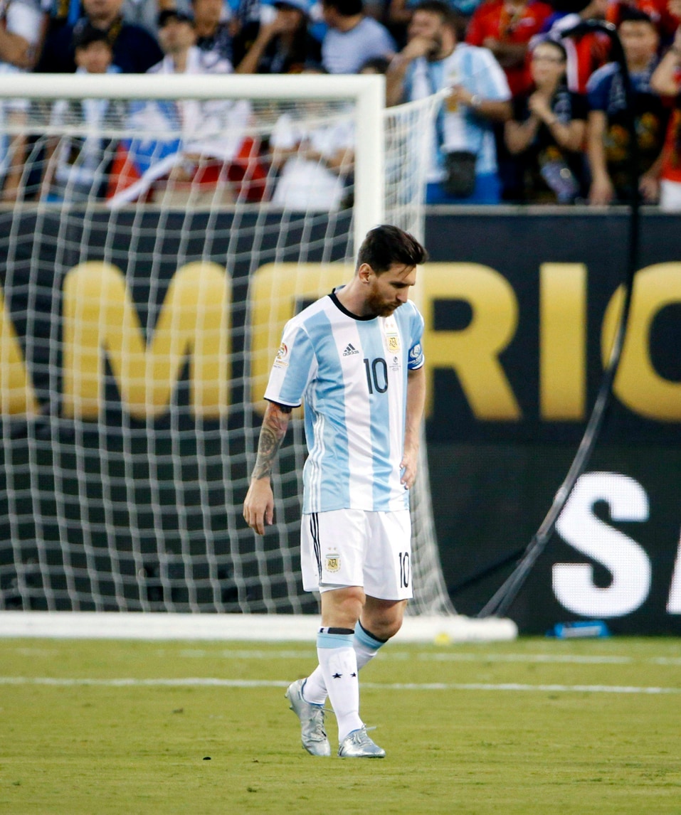 Coppa America, in finale Argentina ko 4-2 ai rigori, Trionfa il Cile. Messi: «Addio alla nazionale»