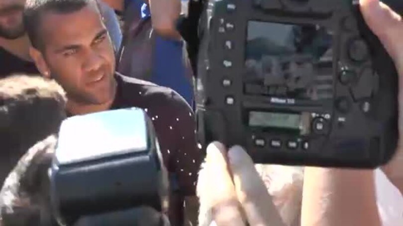 Juventus: i tifosi accolgono Dani Alves