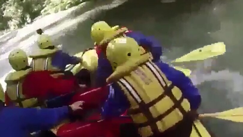 Rafting, l'incredibile prospettiva dal gommone sul fiume Nera