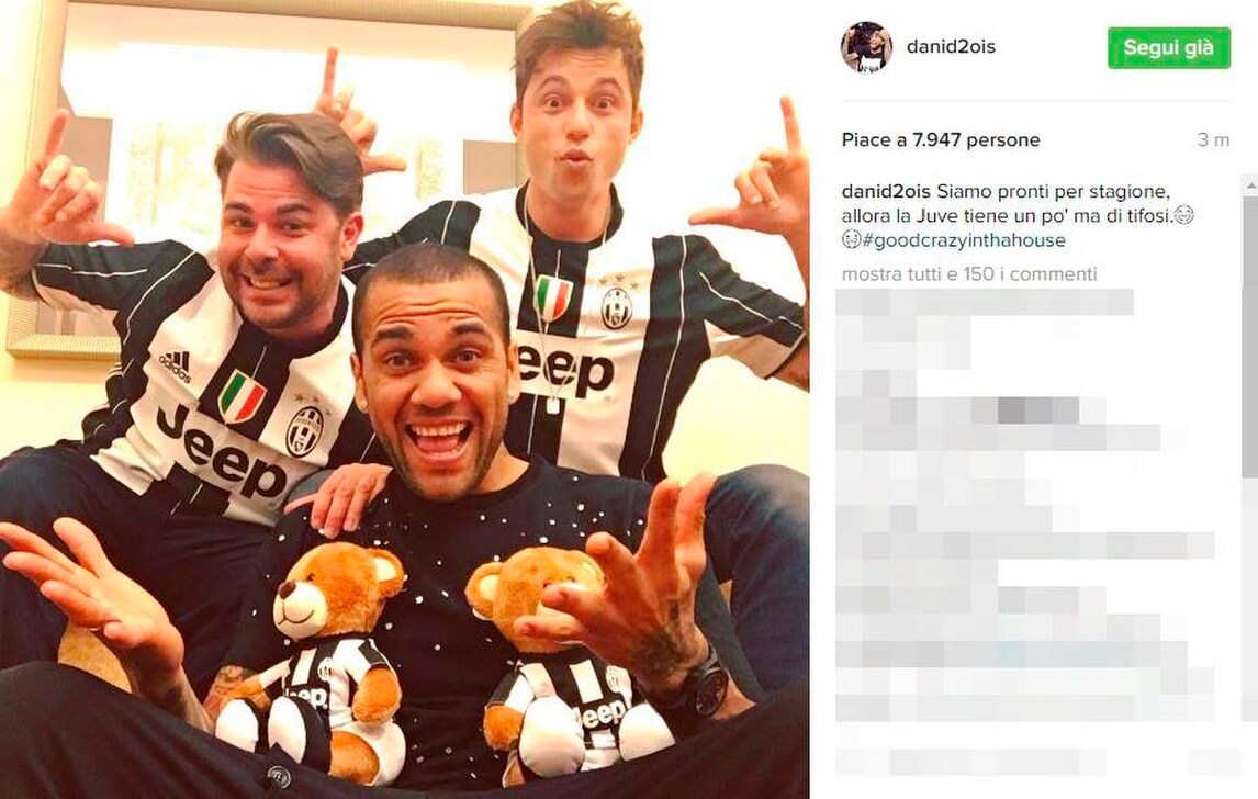 Juventus, ufficiale Dani Alves: ha firmato fino al 2018