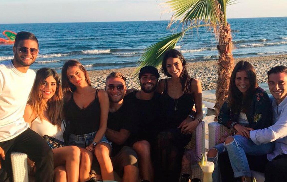 Italia, gli azzurri in spiaggia con le wags