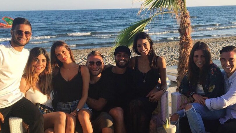 Italia, gli azzurri in spiaggia con le wags