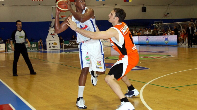 Addio Howell, era stato a Varese e Capo d'Orlando