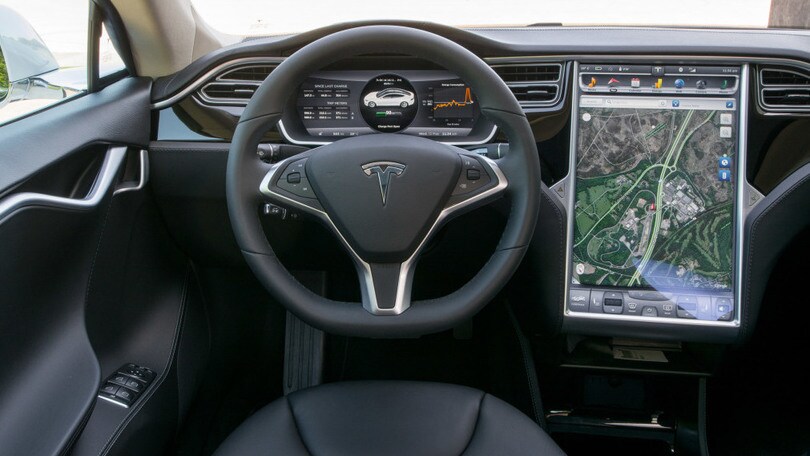 Tesla, l'Autopilot provoca il primo incidente fatale