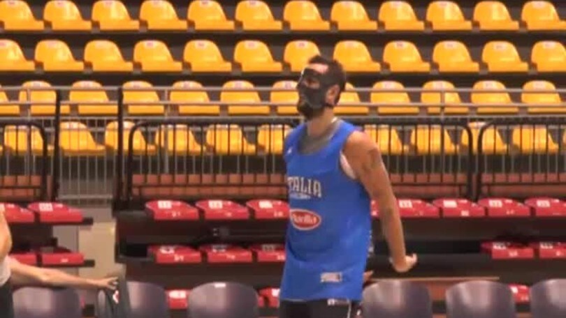 Belinelli, canestri in maschera